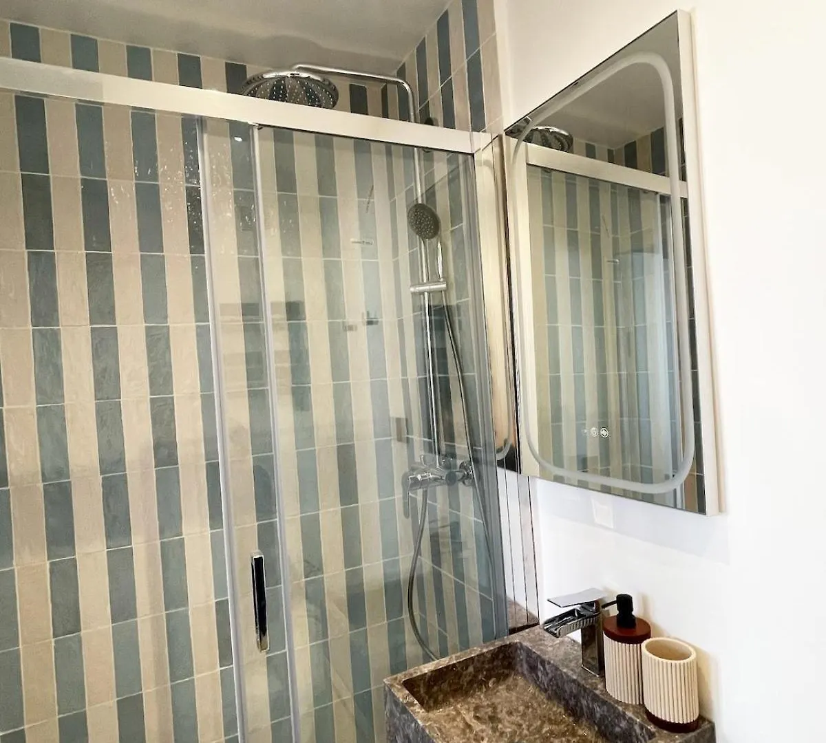 Apartment Renovated Studio Centre Paris-24M
