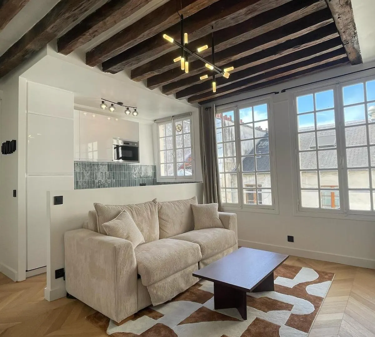 Renovated Studio Centre Paris-24M